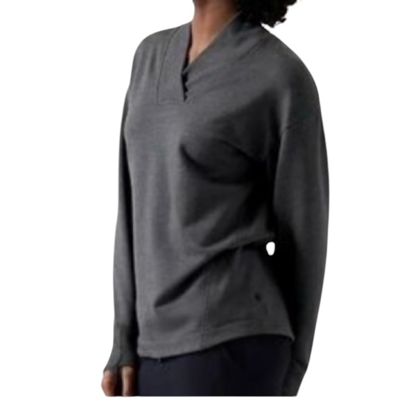Athleta Sweaters - Athleta clarity V‎ Sweater size S Oversized